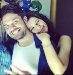 BEREN SAAT - Beren'den Kenan'a unutulmaz hediye