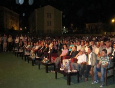 Muradiye’de Kadir Gecesi Coşkusu