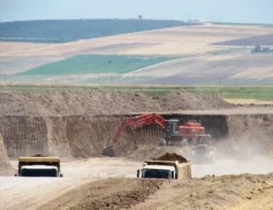 Reyhanlı Barajı’nın İnşaatı Devam Ediyor