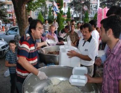 Tokat'ta 5 Bin Kişiye İftar Yemeği