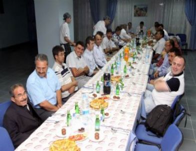 AK Parti İscehisar Teşkilatı İftar Yemeğinde Bir Araya Geldi