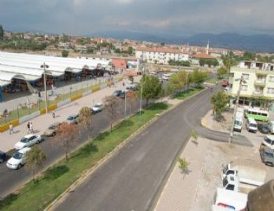 Gönen'de Altyapı Çalışmalarına Mahalle Ayrımı Yapılmadan Devam Ediliyor