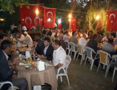 Pasinler'de MHP'den İftar Yemeği