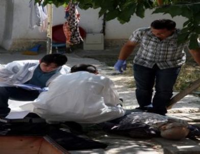 Sivas'ta Bunalıma Giren 5 Çocuk Babası Kendini Astı