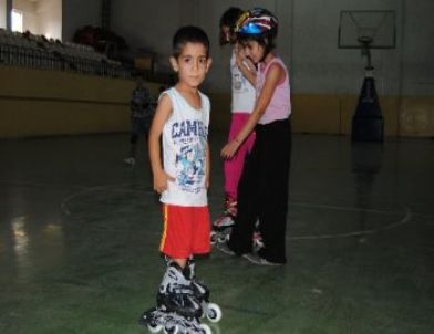 Yüksekovalı Çocukların Paten Heyecanı