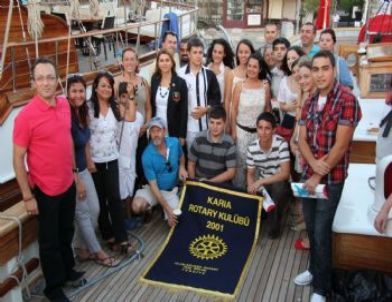 Başarılı Öğrencilere Moral Yemeği