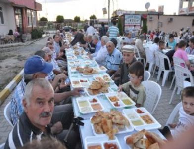 Başkan Karabalık Trabzonlular İftarına Konuk Oldu