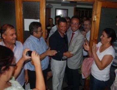 Chp Genel Başkan Yardımcısı Tezcan, Partisinin İl Başkanlığını Ziyaret Etti