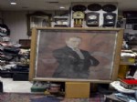 MADALYON - 85 Yıllık Sulu Boya Atatürk Portresine Büyük İlgi