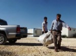 Ercişliler, Ekmeklerini İranlı Depremzeler İle Paylaşıyor