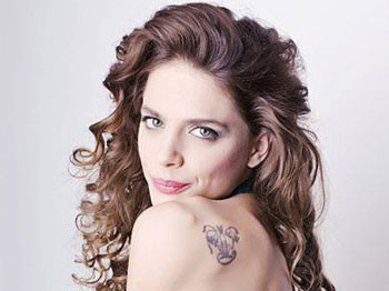 Erkek Dediğin At Binmeli ve Kaslı Olmalı