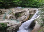 CADı KAZANı - Samandere Şelalesi Tatilcilerin İlgi Odağı Oluyor