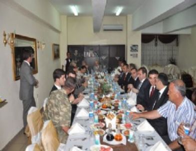 Vali Yardımcısı ve Kaymakamlar İçin Veda Yemeği