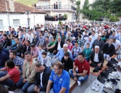Bozdağ, Ramazan Bayram'ını Batı Trakyalılarla Birlikte Kutladı