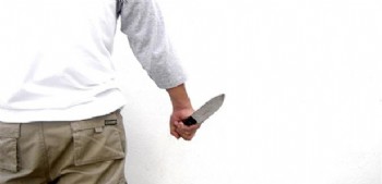 Genç, Annesini Sürekli Döven Babasını Öldürdü