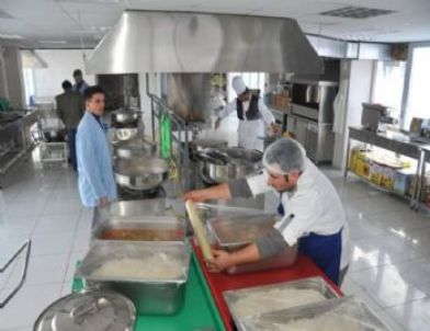 Aşevinde Haftanın 7 Günü Sıcak Yemek