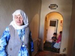 VANLI DEPREMZEDE - Nuh Eğitim Der’den Vanlı Depremzedeye Ramazan Yardımı