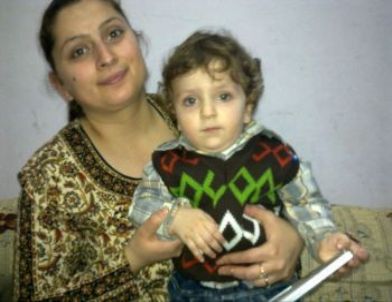 3 Çocuk Annesi Kadın, Kız Kardeşini Korumak İsterken Öldürüldü