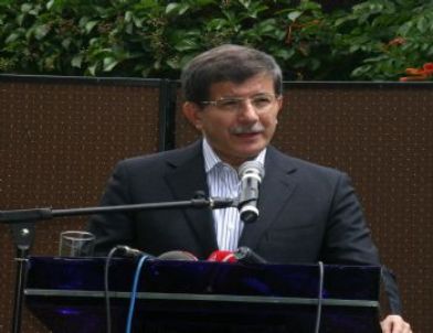 Bakan Davutoğlu’ndan Suriyeli Mülteci Açıklaması