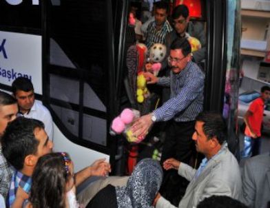 Başkan Melih Gökçek’ten Çocuklara 40 Bin Bayram Hediyesi