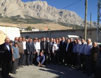 Ak Parti Bayramda Da Durmadı