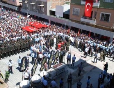 Hatay Şehidini Uğurladı