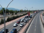 UZUNÇIFTLIK - Tem Otoyolu Kocaeli Kesiminde Trafik İstanbul İstikametine Çift Yönlü Akmaya Başladı