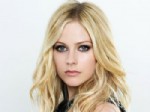 AVRİL LAVİGNE - Avril Lavigne Nişanlandı