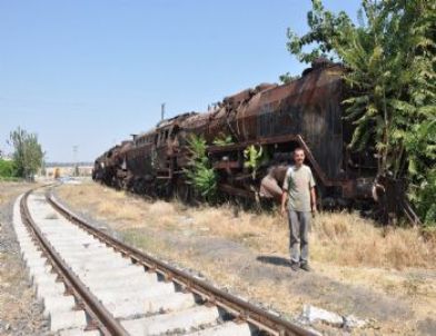 İstasyon Mahallesi Hurda Trenlerin Kaldırılmasını İstiyor