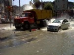 İSKİ - Kasımpaşa'yı Su Bastı
