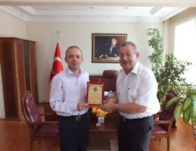 Başkan Gülşen, Kaymakam Öner'i Makamında Ziyaret Etti.