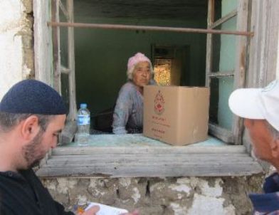 Burhan-Der'den 800 Dağ Köylüsüne Gıda, 500'üne Elbise Yardımı
