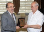 FIRAR BAYRAK - Çağlayan Belediye Başkanı Bayrak’tan Gümrükçüoğlu’na Teşekkür Plaketi