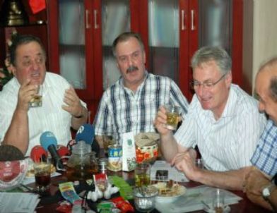 Çay Üretiminde 5. Sırada Bulunan Türkiye İhracatta Pay Alamıyor