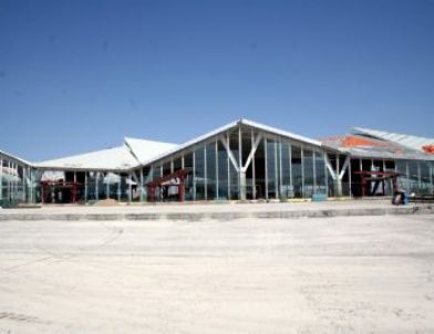 Kars Havaalanı  İç ve Dış Hatlar Terminal Binası’nın Yapımı Sürüyor