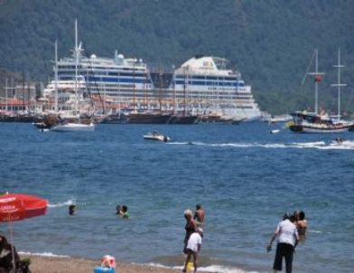 Lüks Yolcu Gemisi 'Aida Diva' Marmaris'te