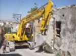ŞENYURT - Şahinbey Belediyesi Metruk Yapıları Temizliyor