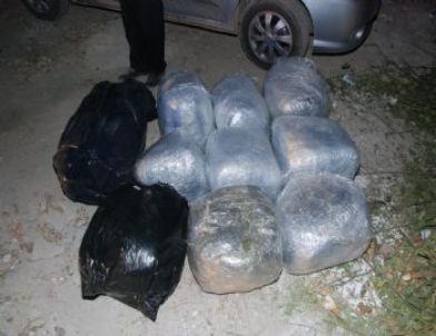 İzmir’de 85 Kilo Esrar Ele Geçirildi