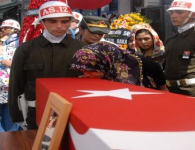 Şehit Annesi, Oğlunun İntikamı İçin 2 Evladını Daha Askere Gönderecek