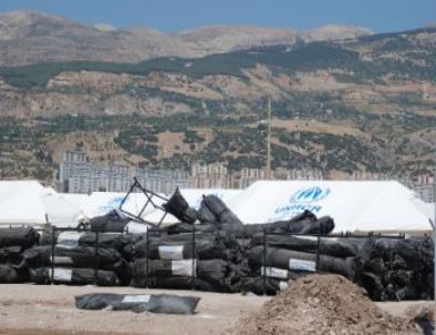 15 Bin Kişilik Çadır Kentin Yarısı Kuruldu