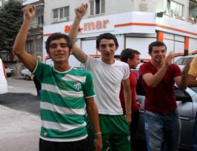 Genç Taraftara, 10 Bin 500 Lira'lık Karakola Gitmeme Cezası