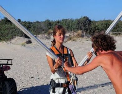 Nehir Erdoğan ve Sarp Apak Çeşme'de Tatil Yapıyor