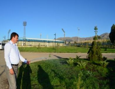 Çintimar Çimleri Suladı