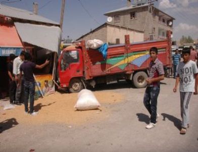 Van'da Korkutan Trafik Kazası