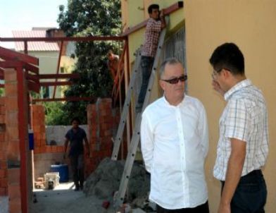 Bayraktaroğlu, Mezun Olduğu Liseyi Ziyaret Ettii