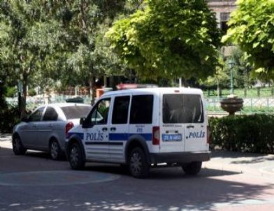 Eskişehir'de Çıkar Amaçlı Silahlı Suç Örgütü Oluşturdukları İddia Edilen 100 Kişi Gözaltına Alındı