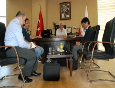 Japon Gazetesinin Temsilcileri Şutso'yu Ziyaret Etti