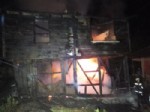 AHŞAP EV - Akyazı'da 2 Katlı Ahşap Ev Yangında Kül Oldu