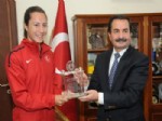 Olimpiyat Şampiyonu'ndan Rektör Ahmet Karaaslan’a Ziyaret
