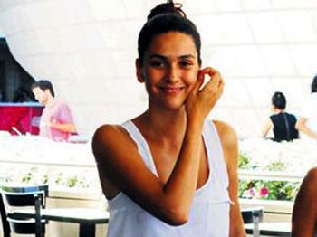 Bergüzar Korel'in Zor Anları!